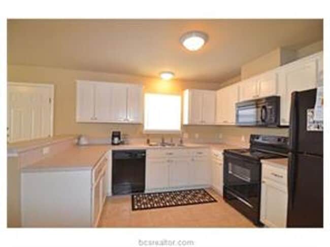 1737 Rock Hollow Loop in Bryan, TX - Building Photo - Building Photo