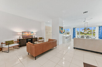 7825 Aberdeen Lakes Dr in Boynton Beach, FL - Building Photo - Building Photo