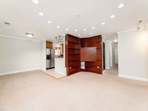 8063 W Churchill Ave in Niles, IL - Building Photo - Building Photo