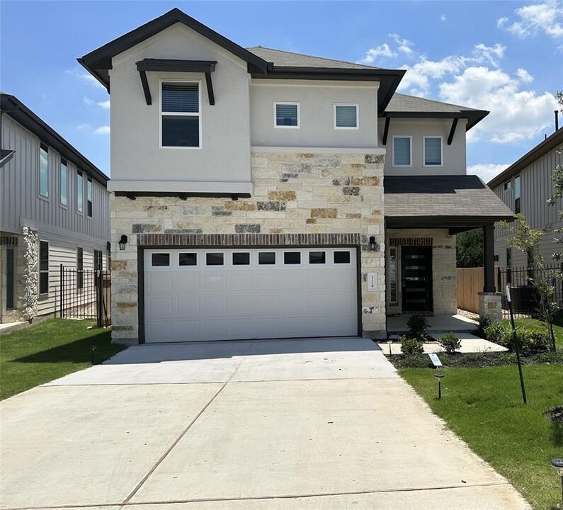 124 MacArthur Dr in Leander, TX - Building Photo