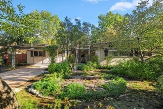 3210 Bruce Dr in Austin, TX - Building Photo - Building Photo