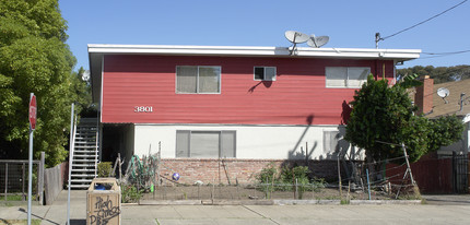 3801 Lincoln Ave in Oakland, CA - Foto de edificio - Building Photo