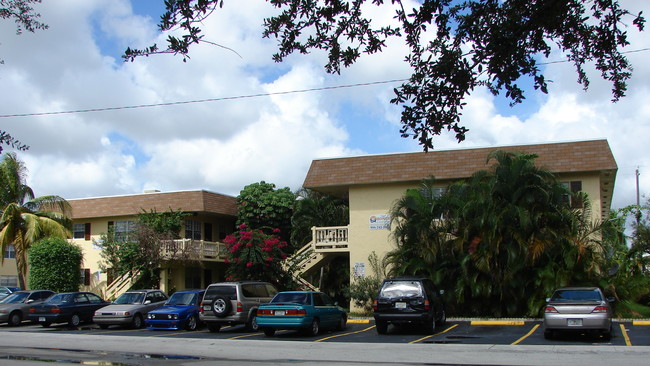 Sunrise Apartments in Sunrise, FL - Foto de edificio - Building Photo