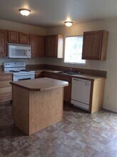 672 Eagle Dr in Loveland, CO - Building Photo - Building Photo