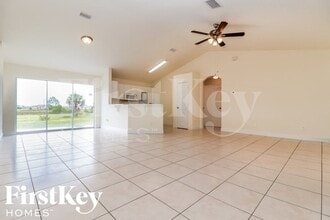 3816 20th St W in Lehigh Acres, FL - Foto de edificio - Building Photo