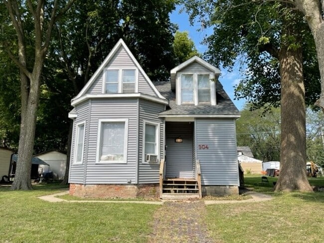 property at 304 W Eureka St