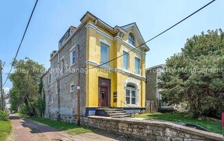 947 S Brook St in Louisville, KY - Building Photo