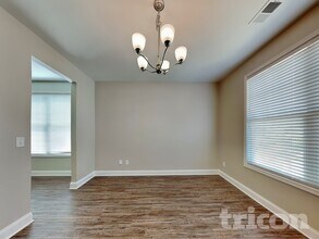 4872 Tower View Trail in Snellville, GA - Foto de edificio - Building Photo