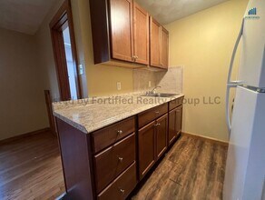 106 Tuttle St in Fall River, MA - Building Photo - Building Photo