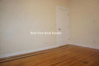 233 Boylston St, Unit 3 in Brookline, MA - Foto de edificio - Building Photo