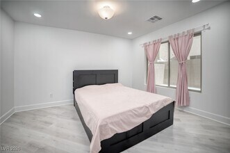 8164 Caldera Creek St in Las Vegas, NV - Building Photo - Building Photo