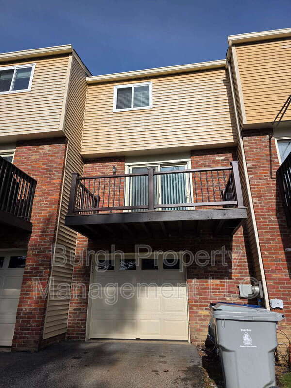 373 Scott Ln in Venetia, PA - Building Photo - Building Photo