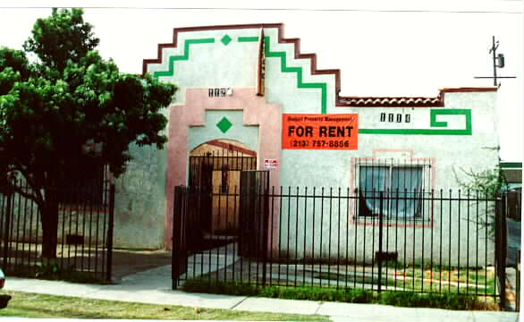 1114-1120 E 67th St in Los Angeles, CA - Building Photo