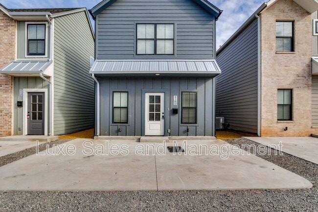 610 W 2nd St in Edmond, OK - Building Photo - Building Photo