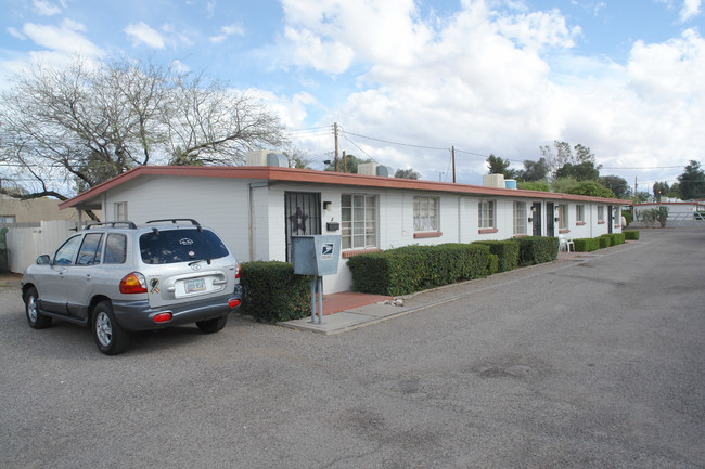 4240-4246 E Pima St in Tucson, AZ - Foto de edificio - Building Photo