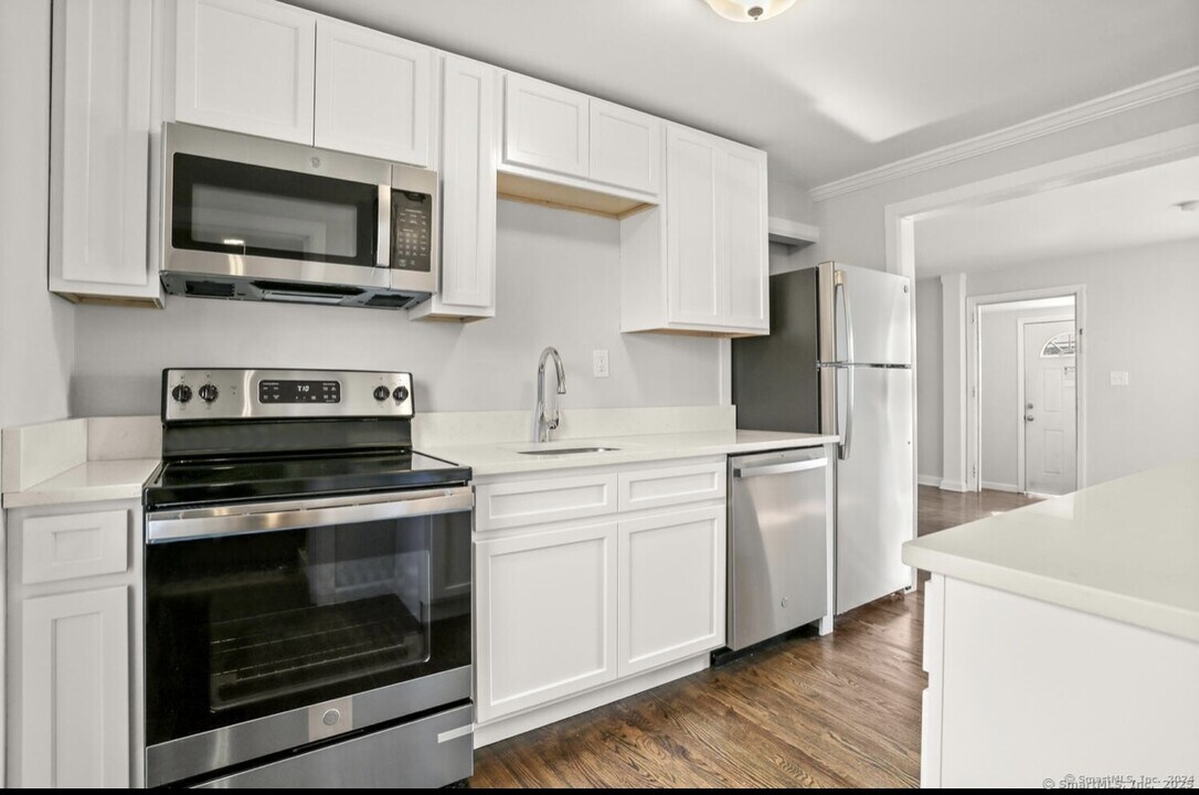 388 Queen St in Bridgeport, CT - Building Photo