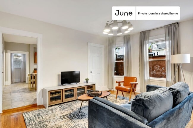 Room in Shared 4 bed/2 bath home, Unit C in Boston, MA - Foto de edificio - Building Photo