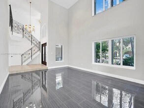 15945 NW 82nd Ct in Miami Lakes, FL - Building Photo - Building Photo