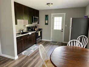 601 Day St, Unit Unit 2 in Decorah, IA - Building Photo - Building Photo