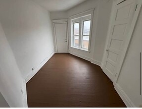 3860 N Saint Louis Ave, Unit 2R in Chicago, IL - Foto de edificio - Building Photo