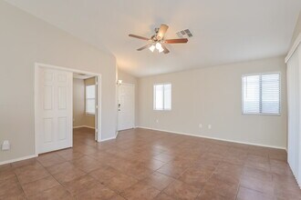 7103 S Providence Dr in Tucson, AZ - Building Photo - Building Photo