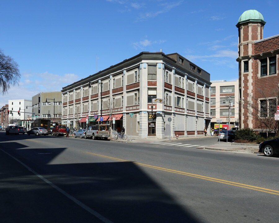 Zeta Psi in Cambridge, MA - Building Photo