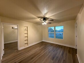 5410 Burton Ln in Corpus Christi, TX - Building Photo - Building Photo