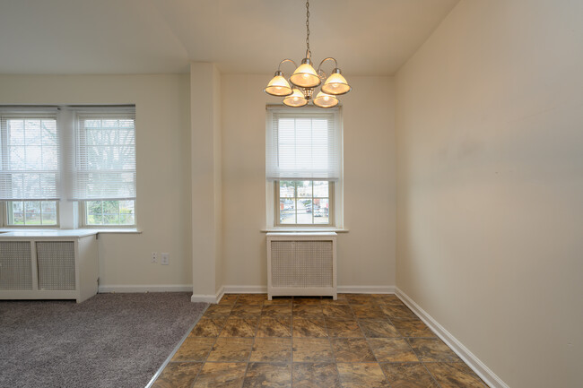 Marshall House Apartments in Lansdowne, PA - Building Photo - Interior Photo