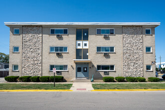 3400 W North Ave in Stone Park, IL - Building Photo - Primary Photo