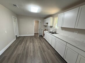 1602 Cadillac Dr in Mobile, AL - Building Photo - Building Photo