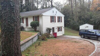 2593 Nancelon Cir N in Macon, GA - Foto de edificio - Building Photo