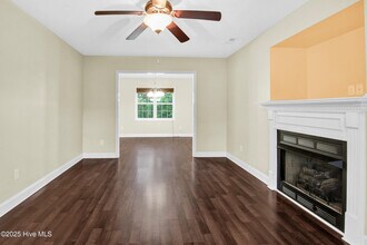402 Sundown Ct in Hubert, NC - Building Photo - Building Photo
