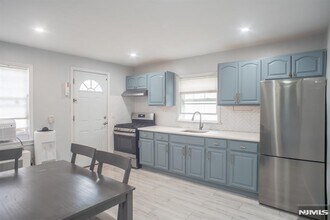 94 Liberty St in Lodi, NJ - Building Photo - Building Photo