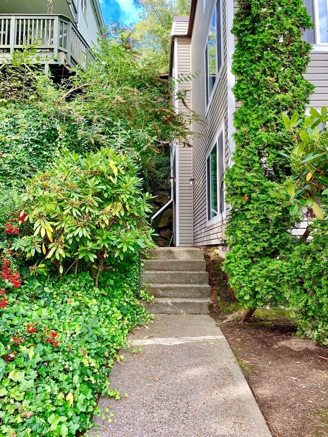 3441 23rd Ave W in Seattle, WA - Building Photo - Building Photo