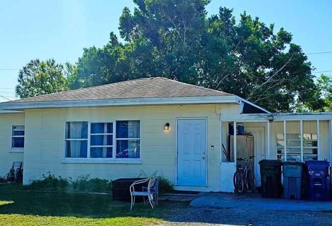 3310 Lexington St in Sarasota, FL - Building Photo - Building Photo