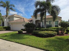 9129 Links Dr in Ft. Myers, FL - Building Photo