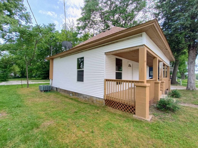 1322 E Central St in Springfield, MO - Building Photo - Building Photo