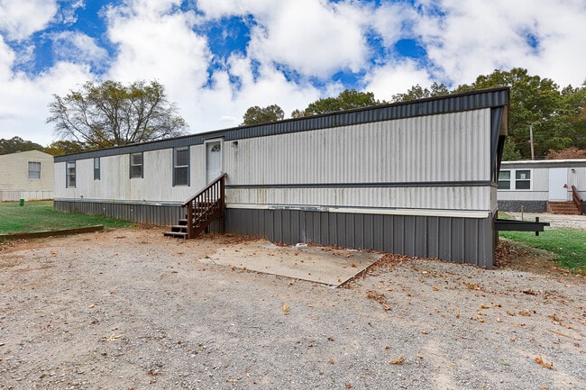 property at 415 W Limestone Rd