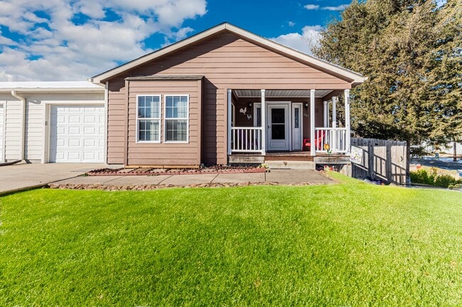 property at 501 Layton Ln