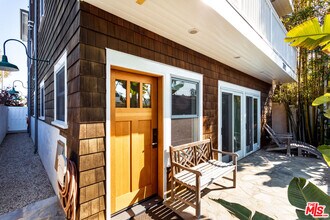 702 Pacific Ave in Los Angeles, CA - Building Photo - Building Photo