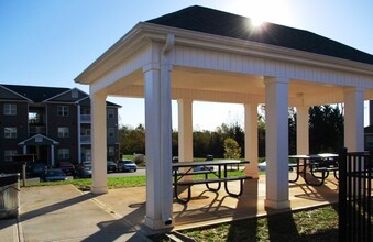 Abbington Gardens in Winston-Salem, NC - Building Photo - Building Photo