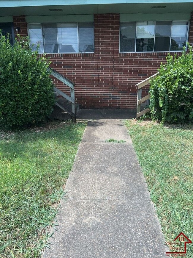 property at 1918 Ivy St