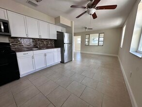 840 W 1st St in Riviera Beach, FL - Building Photo - Building Photo