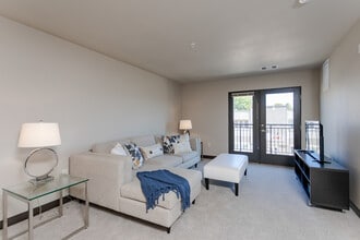 Rincon 225 in Hartford, WI - Foto de edificio - Interior Photo