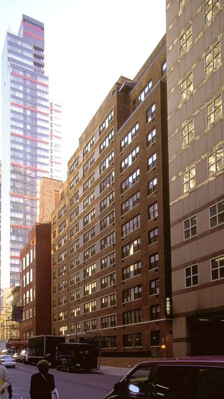 Leslie House in New York, NY - Building Photo - Building Photo