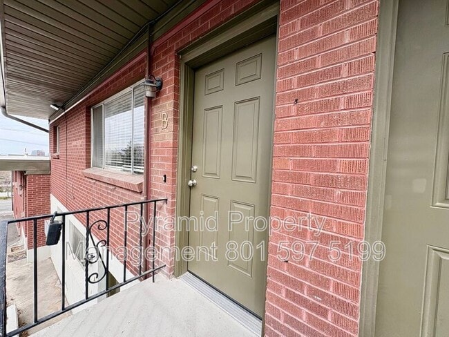 353 S 1100 E in Salt Lake City, UT - Building Photo - Building Photo