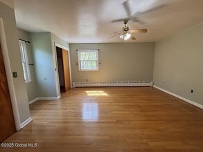 4 Noonan Ln in Albany, NY - Building Photo - Building Photo