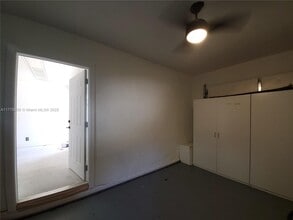 2459 Jackson St in Hollywood, FL - Building Photo - Building Photo
