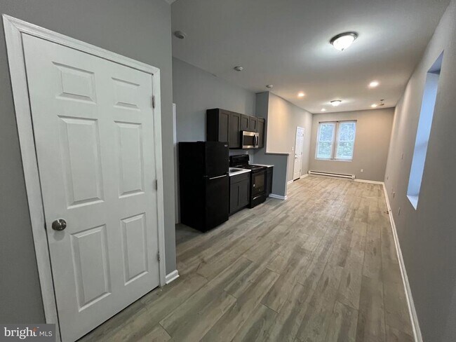 3200 W Arizona St in Philadelphia, PA - Building Photo - Building Photo
