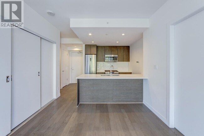 9060-9060 University Crescent in Burnaby, BC - Building Photo - Building Photo
